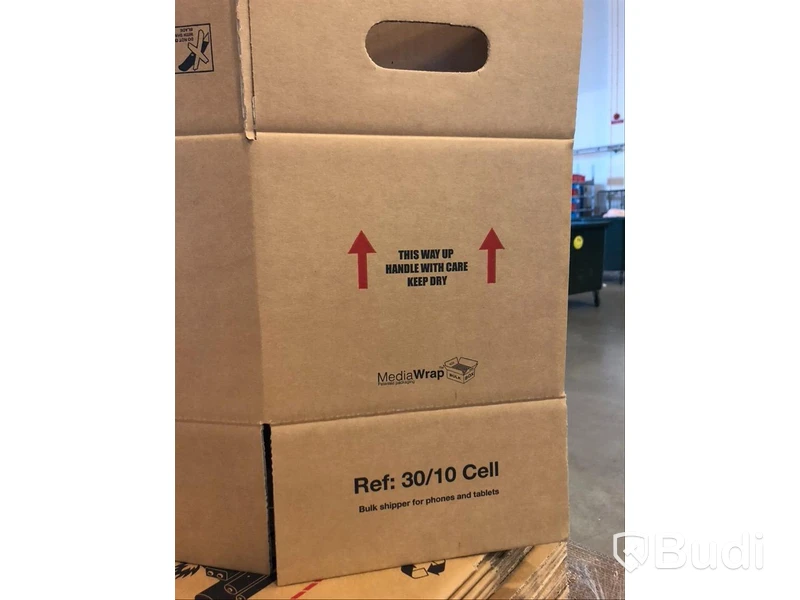 4 buntar med ca 20 wellådor i varje + 5 lådor med medföljande “30 Cell Shipper”
